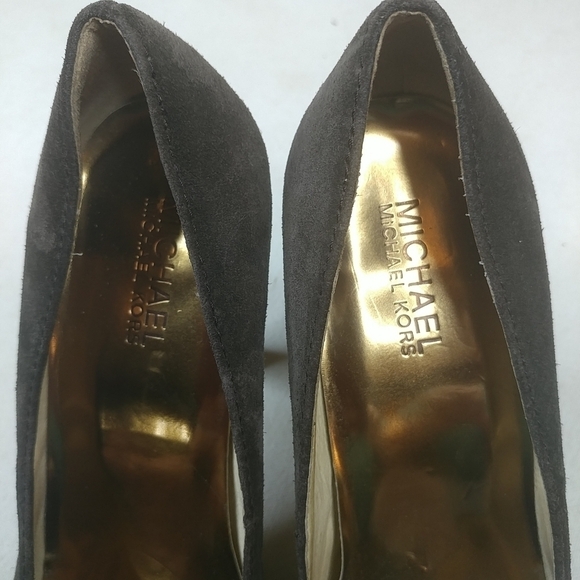Michael KORS Pumps Black SUEDE PLATFORM PUMPS 4.5" - Picture 2 of 8